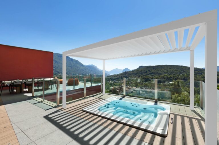 Bioklimatska pergola s pogledom na dolino