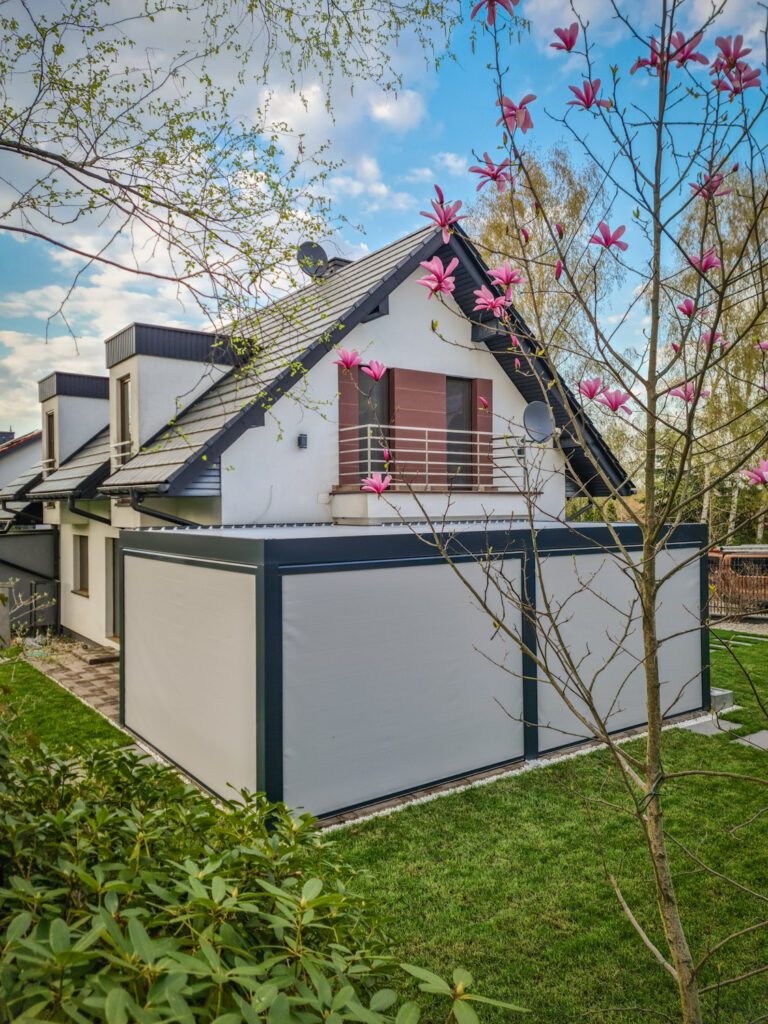 Bioklimatska pergola z zip roloji