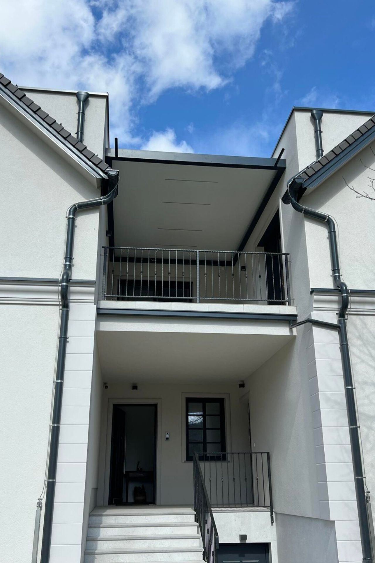 Zwischen den Wänden und dem Dach