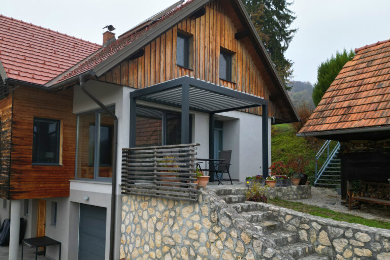 Pergola Typ 1 160 28 Traditionelles Haus Slowenien 2
