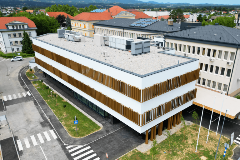 Dynamic Facade Brezice Health Centre 1