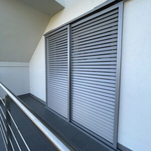 sliding-panels-house-balcony-closed sliding-panels-house-balcony-closed
