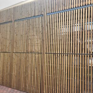 lifting-panel-l80-motorized-siberian-larch-slats-1 Lifting Panel L80 Motorized Siberian Larch Slats 1